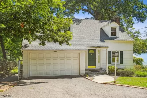 110 Lake Dr, Wayne Twp, NJ 07470