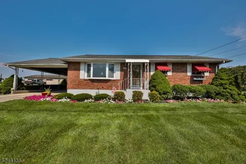 626 Grant St, Alpha, NJ 08865