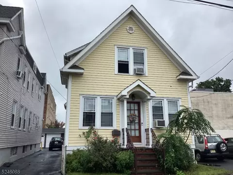 45 Hilton St, Clifton, NJ 07011