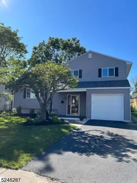 17 Catalina Dr, Somerville, NJ 08876