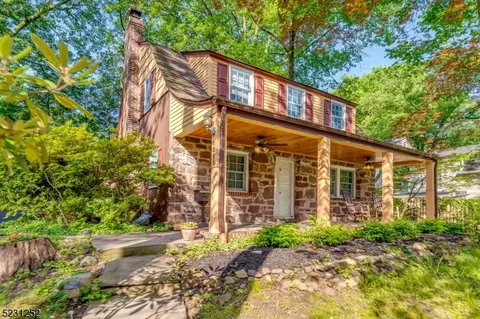 1065 Sleepy Hollow Ln, Plainfield, NJ 07060
