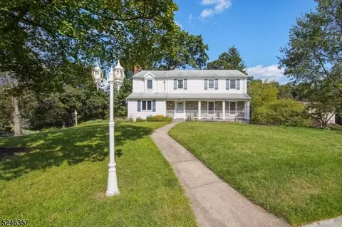 1 Crest Rd, Hanover, NJ 07927