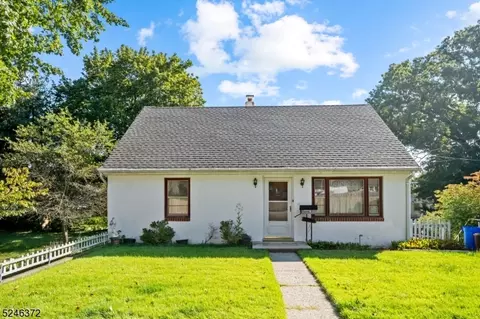 12 Reeve Ave, Bloomingdale, NJ 07403