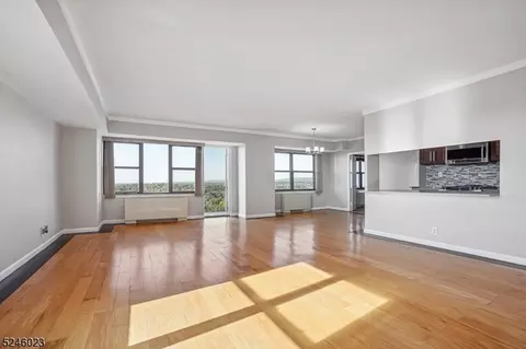 285 Aycrigg Ave #22K, Passaic, NJ 07055