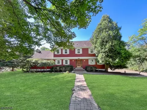 41 Fairmount Rd E, Tewksbury, NJ 07830
