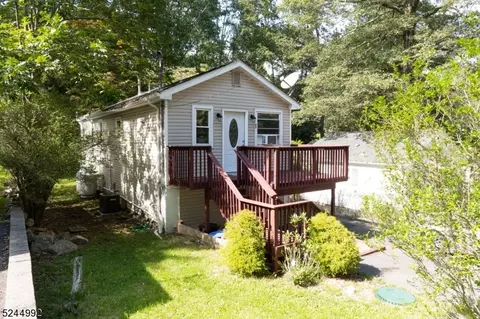 42 Coolidge Trl, Hopatcong, NJ 07843