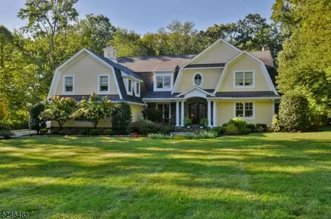 547 Eder Ave, Wyckoff, NJ 07481