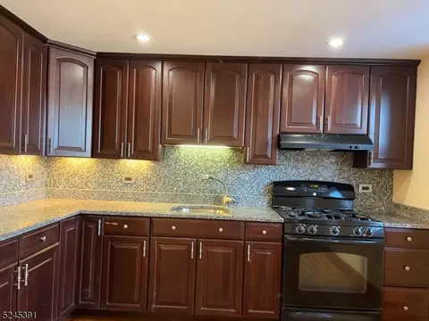 594 Sherman Ave #F2, Roselle, NJ 07203