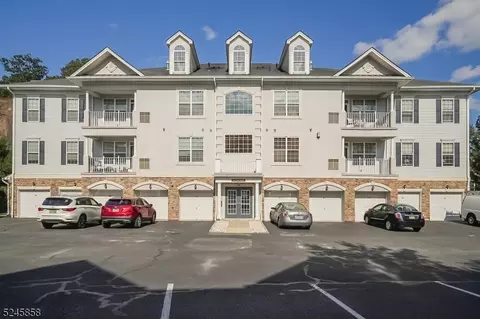 10 Cliff Rd #D2, Woodland Park, NJ 07424