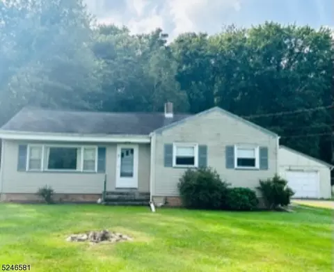 15 Cedar Crst, Lambertville, NJ 08530
