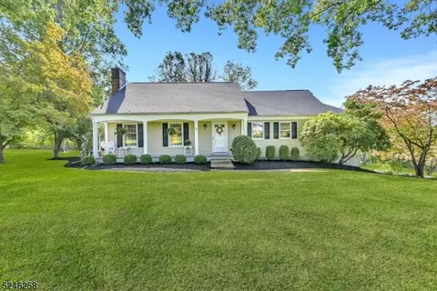 7 Oak Grove Rd, Flemington, NJ 08822