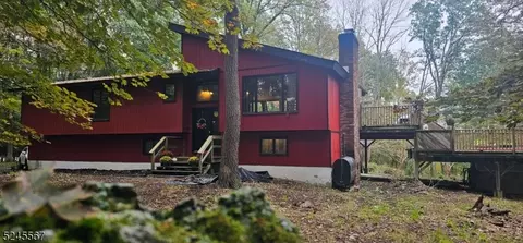 920 Duck Pond Rd, Newton, NJ 07860