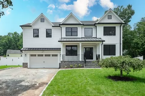 636 Green Briar Ct, Westfield, NJ 07090