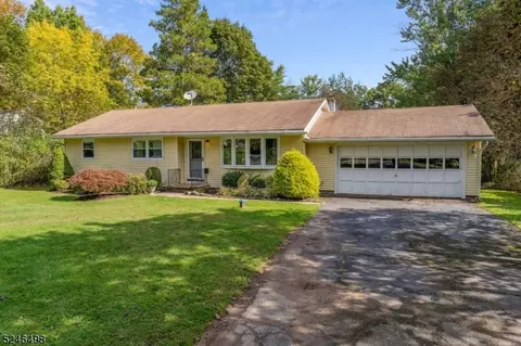 109 Glenn Ter, Hackettstown, NJ 07840