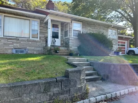 221 E Hanover Ave, Morristown, NJ 07960