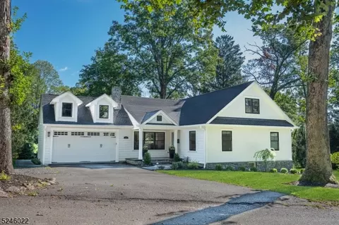 7 Powerville Rd, Mountain Lakes, NJ 07046