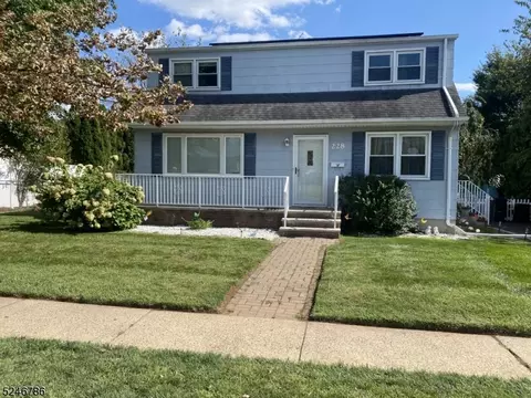 228 E Camplain Rd, Manville, NJ 08835