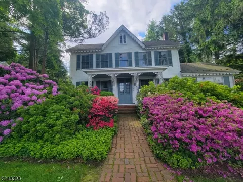 35 Main St, Bloomsbury, NJ 08804