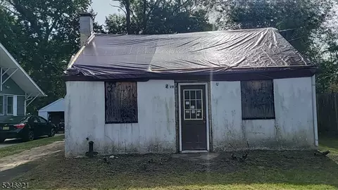 29 Lake St, Jamesburg, NJ 08831