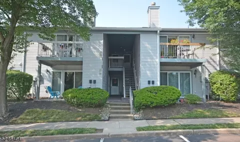 56 Beaconsfield Pl, Somerset, NJ 08873