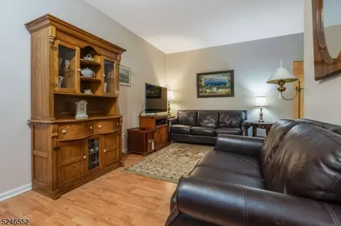 4 Cypress Ct, Clinton, NJ 08809 photo 11