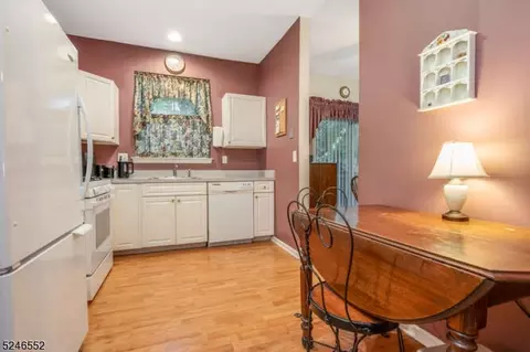 4 Cypress Ct, Clinton, NJ 08809 photo 14