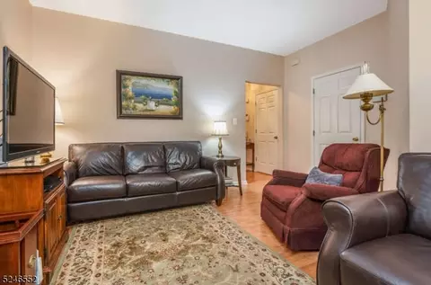 4 Cypress Ct, Clinton, NJ 08809 photo 7