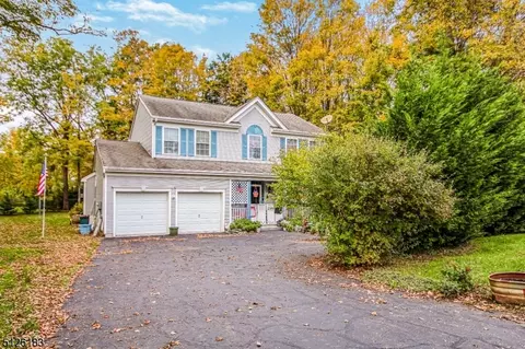 128 Carriage Ln, Newton, NJ 07860