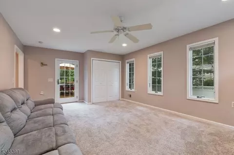 105 Sutton Dr, Berkeley Heights, NJ 07922 photo 11
