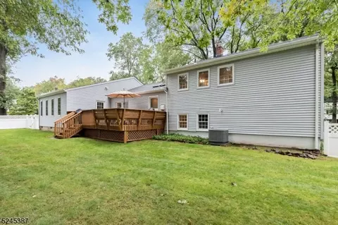 105 Sutton Dr, Berkeley Heights, NJ 07922 photo 28