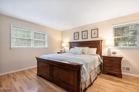 105 Sutton Dr, Berkeley Heights, NJ 07922 photo 15