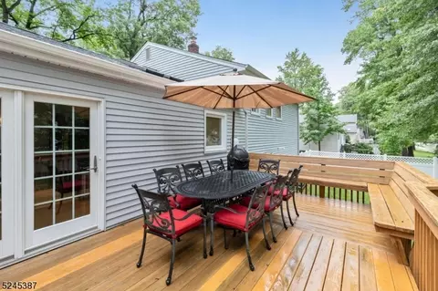 105 Sutton Dr, Berkeley Heights, NJ 07922 photo 24
