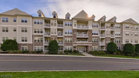 5114 Sanctuary Blvd #5, Riverdale, NJ 07457