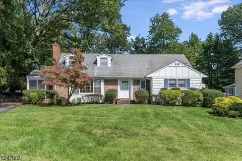 33 Redman Ter, West Caldwell, NJ 07006