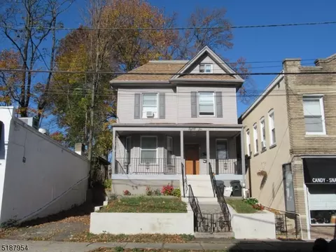 86 Maple Ave, Montclair, NJ 07042