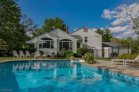 155 Thackeray Dr, Bernards, NJ 07920