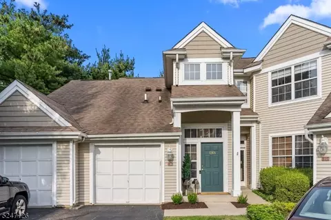 1264 Fairview Cir, Stewartsville, NJ 08886