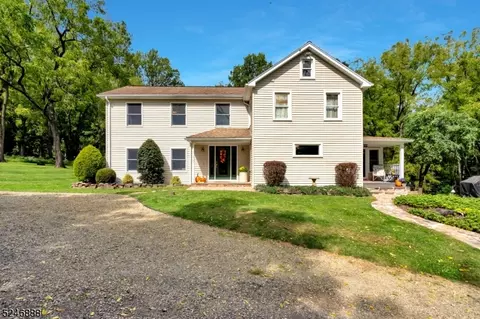 39 Old Clinton Rd, Flemington, NJ 08822