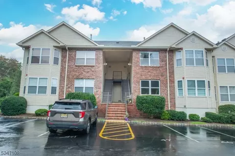 26 Claire Ct, East Hanover, NJ 07936
