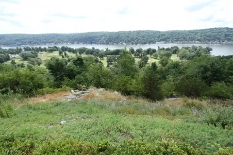 21 Golfview Ter, Sparta Twp, NJ 07871