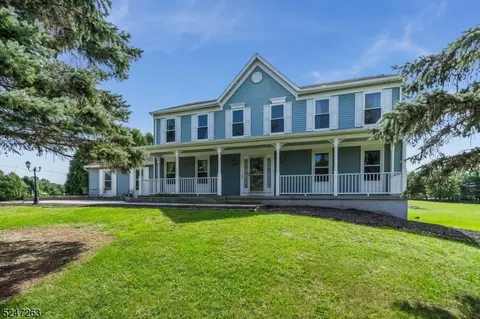 2 Bacorn Rd, Flemington, NJ 08822