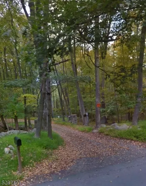 35 Split Rock Rd, Boonton Twp, NJ 07005
