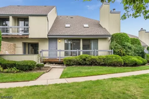 14 Woodhill St, Somerset, NJ 08873