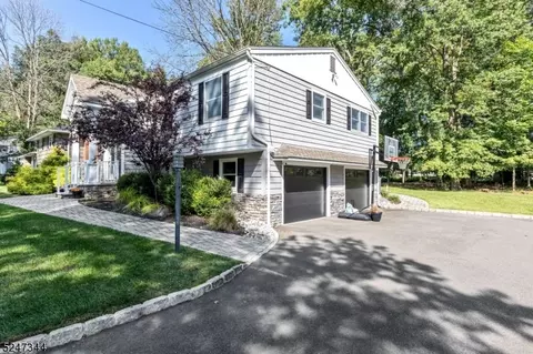 88 Sutton Dr, Berkeley Heights, NJ 07922 photo 4