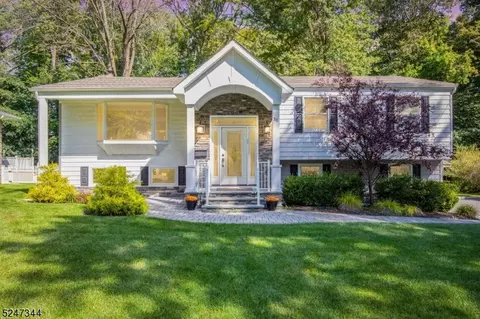 88 Sutton Dr, Berkeley Heights, NJ 07922