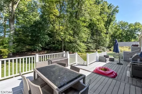 88 Sutton Dr, Berkeley Heights, NJ 07922 photo 24