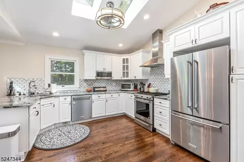 88 Sutton Dr, Berkeley Heights, NJ 07922 photo 10