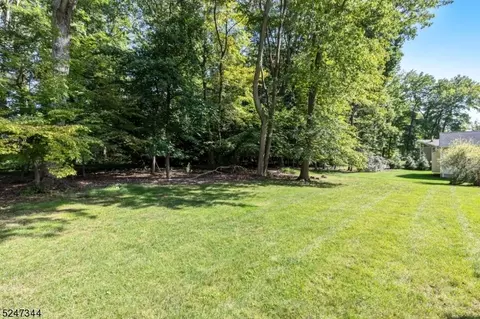 88 Sutton Dr, Berkeley Heights, NJ 07922 photo 30