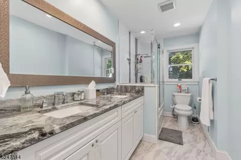 88 Sutton Dr, Berkeley Heights, NJ 07922 photo 16
