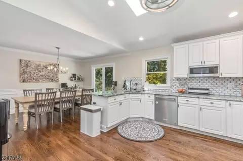 88 Sutton Dr, Berkeley Heights, NJ 07922 photo 9